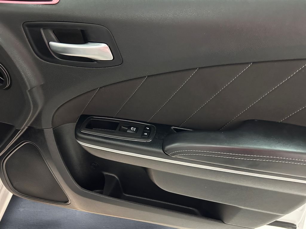 Used 2023 White Dodge SXT image 15