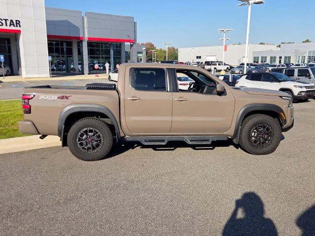Used 2022  Nissan PRO-4X image 15