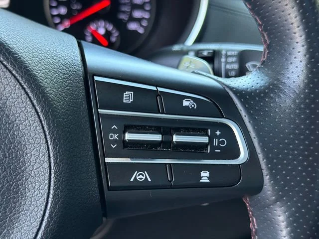 Used 2023 White Kia GT-Line image 25