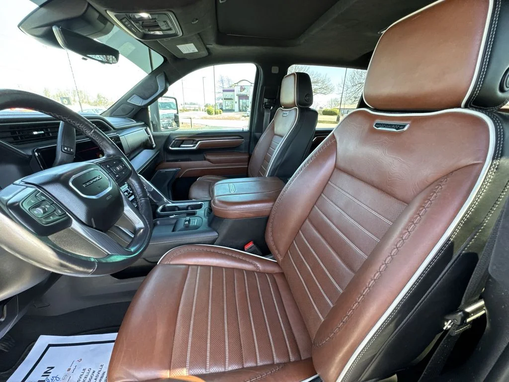 Used 2024 White GMC Denali Ultimate image 11