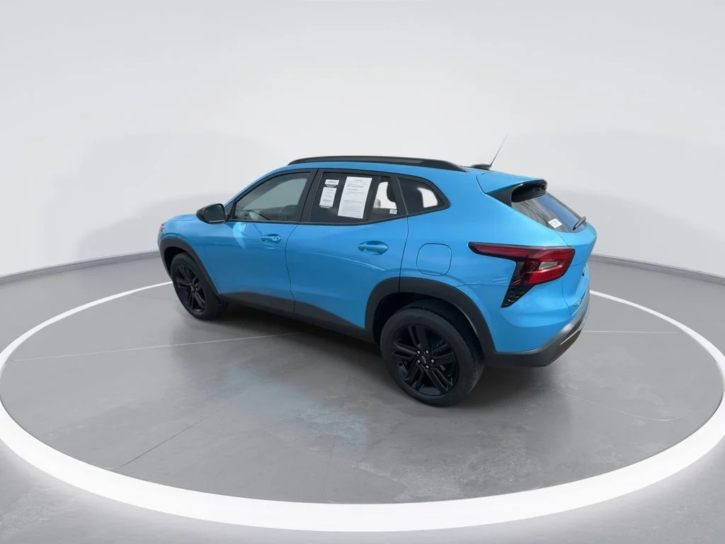 Used 2025 Blue Chevrolet ACTIV image 6