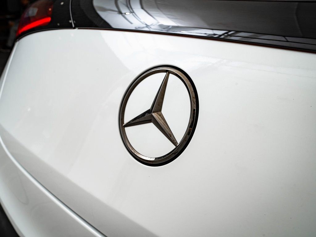 New 2026 MANUFAKTUR Moonlight White Metallic Mercedes-Benz GLC 43 AMG® image 18