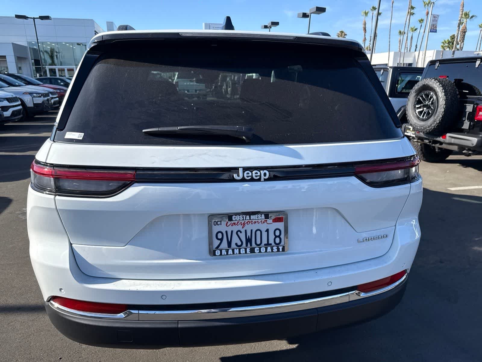 Used 2025 Bright White Clearcoat Jeep Laredo X image 18