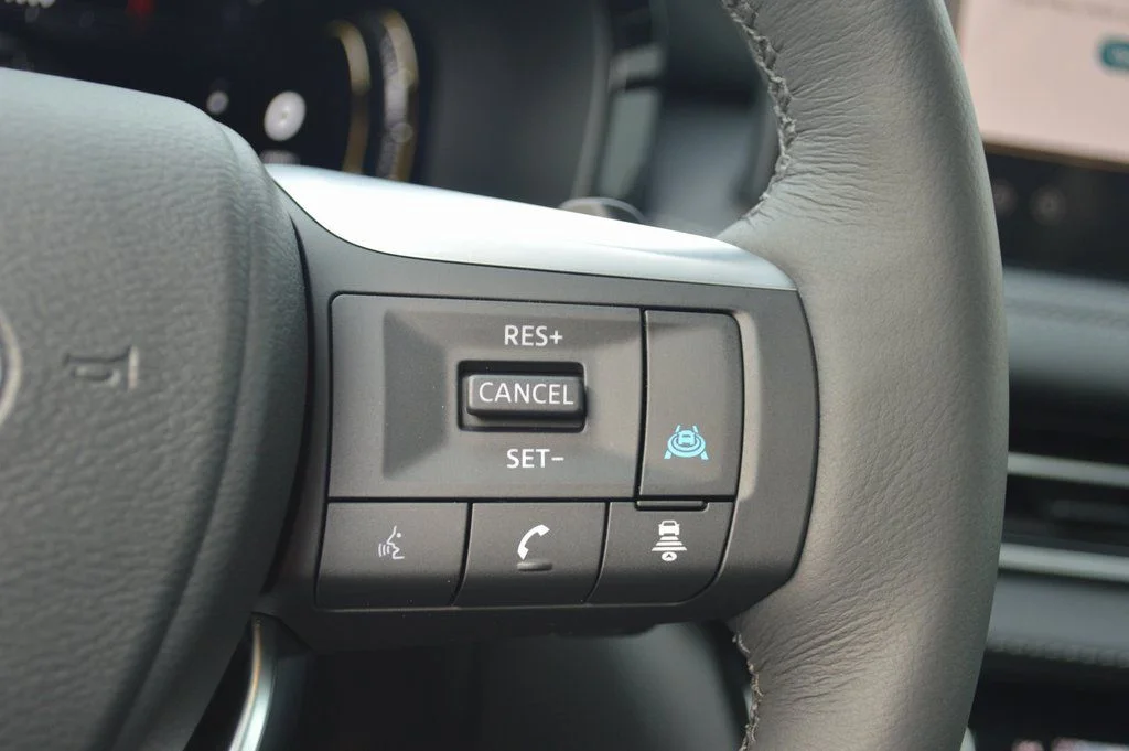 Certified Used 2026 White INFINITI LUXE image 16
