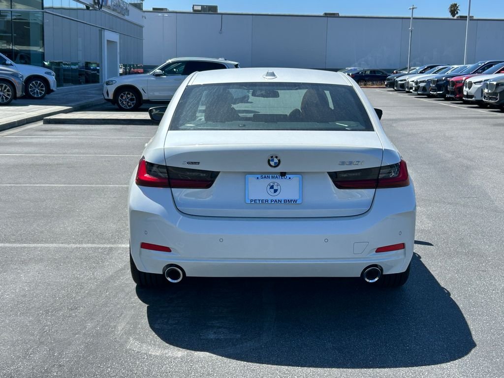 New 2026 Mineral White Metallic BMW 330i xDrive image 4