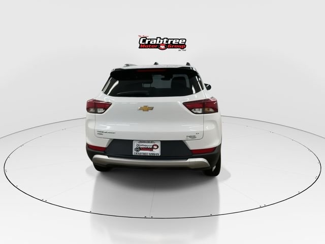 Used 2025 White Chevrolet LT image 7