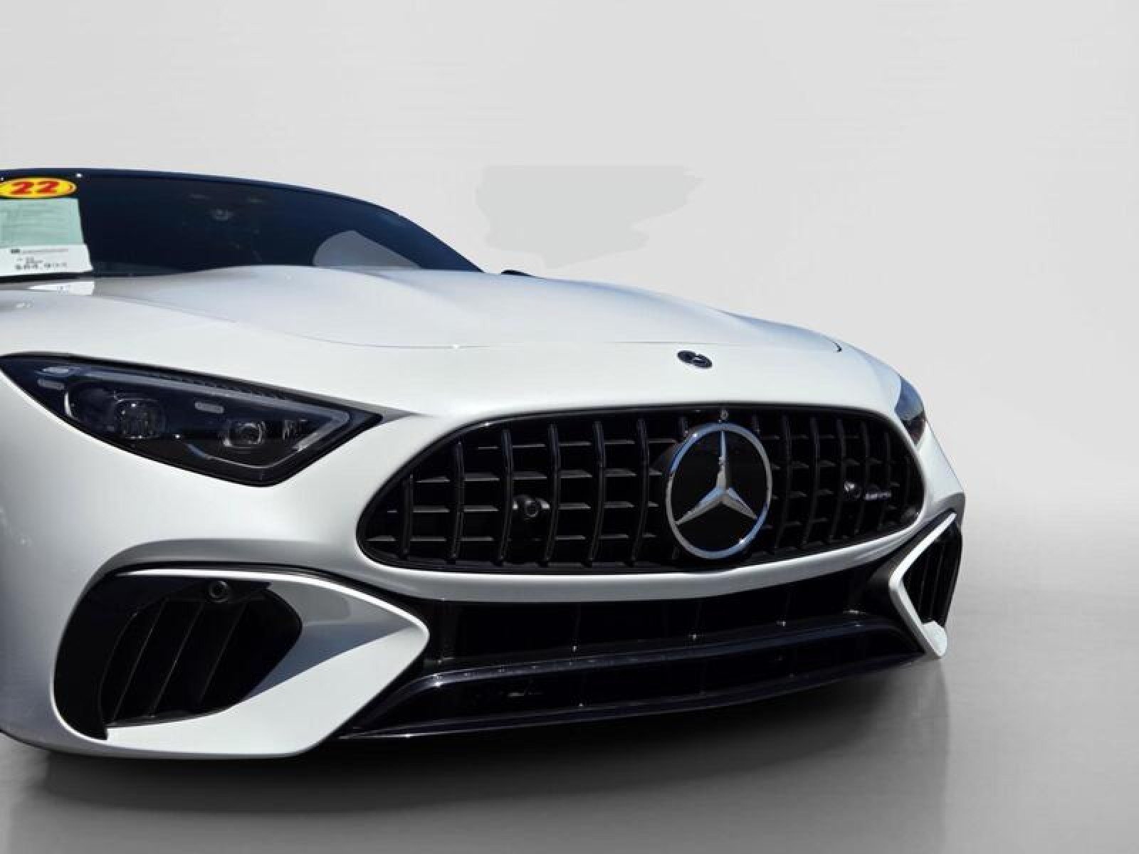Certified Used 2022 MANUFAKTUR Moonlight White Metallic Mercedes-Benz AMG® SL 55 image 9