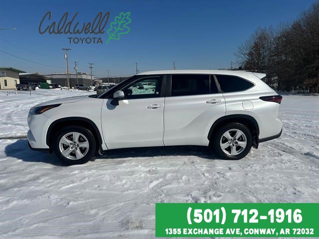 2024 Toyota Highlander LE - Photo 36