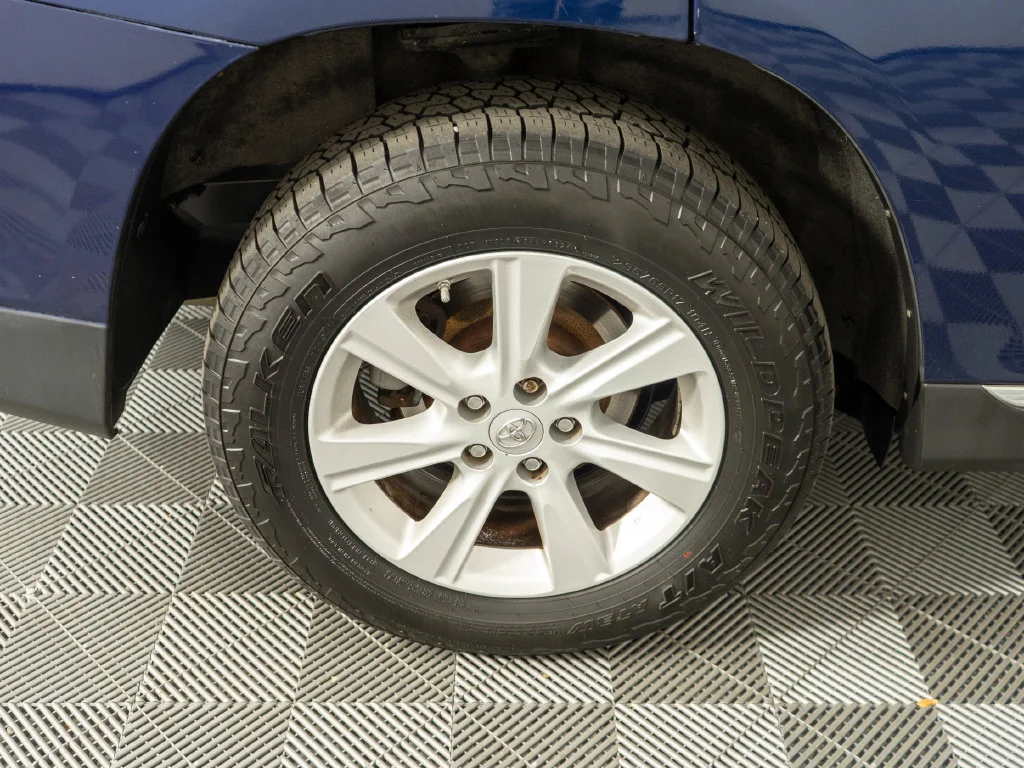Used 2013 Blue Toyota SE image 31