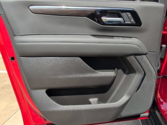 2026 Chevrolet Suburban LS - Photo 9