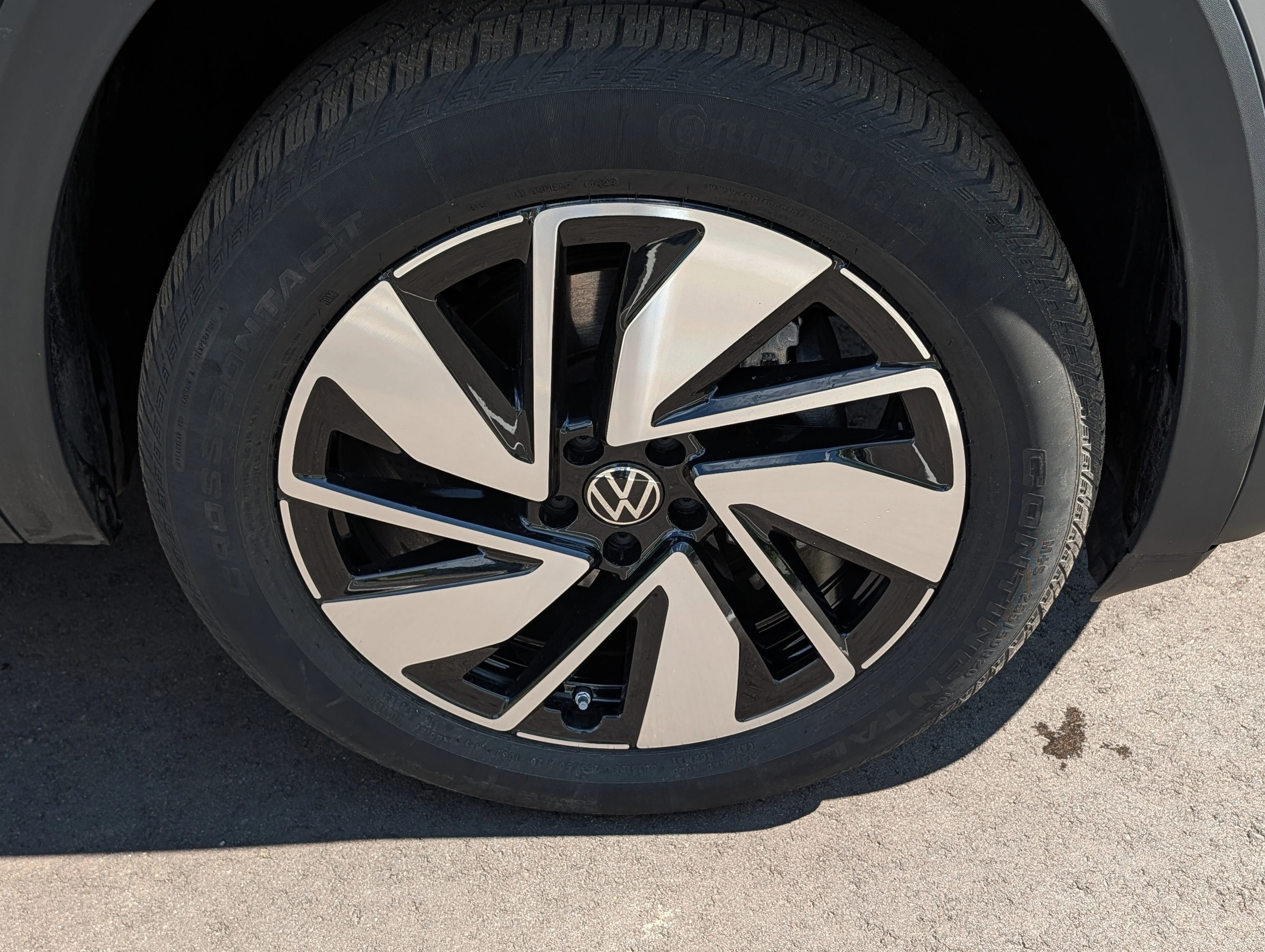 Certified Used 2024 Silver Mist Metallic Volkswagen 2.0T SEL image 15