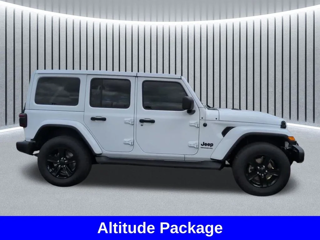 Used 2023 White Jeep Altitude image 6