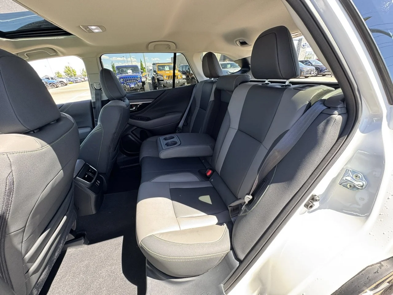 Certified Used 2025 Crystal White Pearl Subaru Onyx Edition image 37