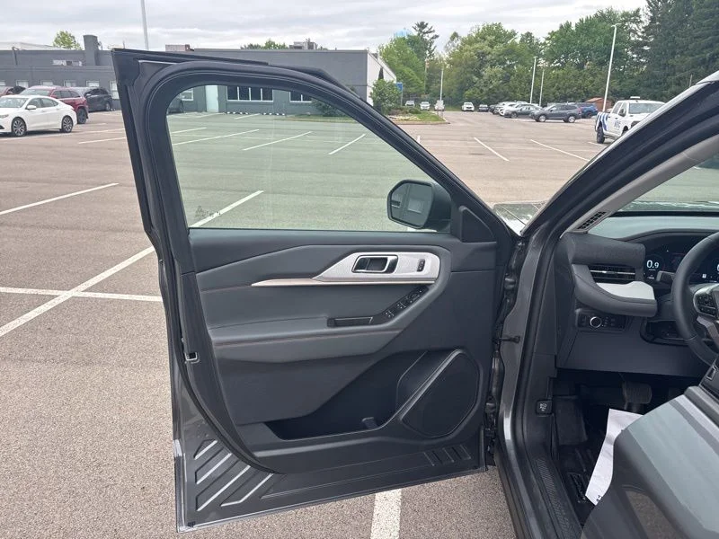Used 2025 Gray Ford Active image 34