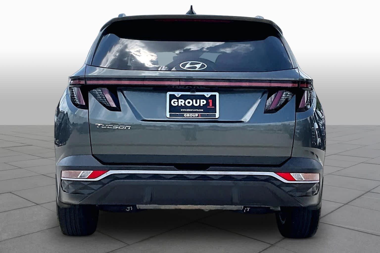 Used 2023 Amazon Gray Hyundai SEL image 5