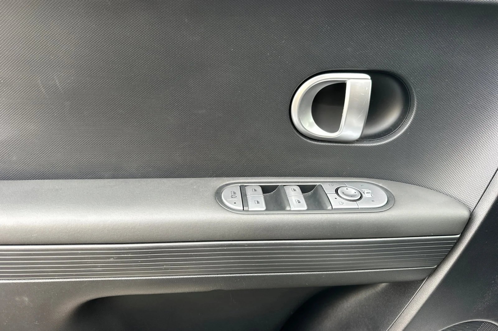 Used 2024 White Hyundai SEL image 10