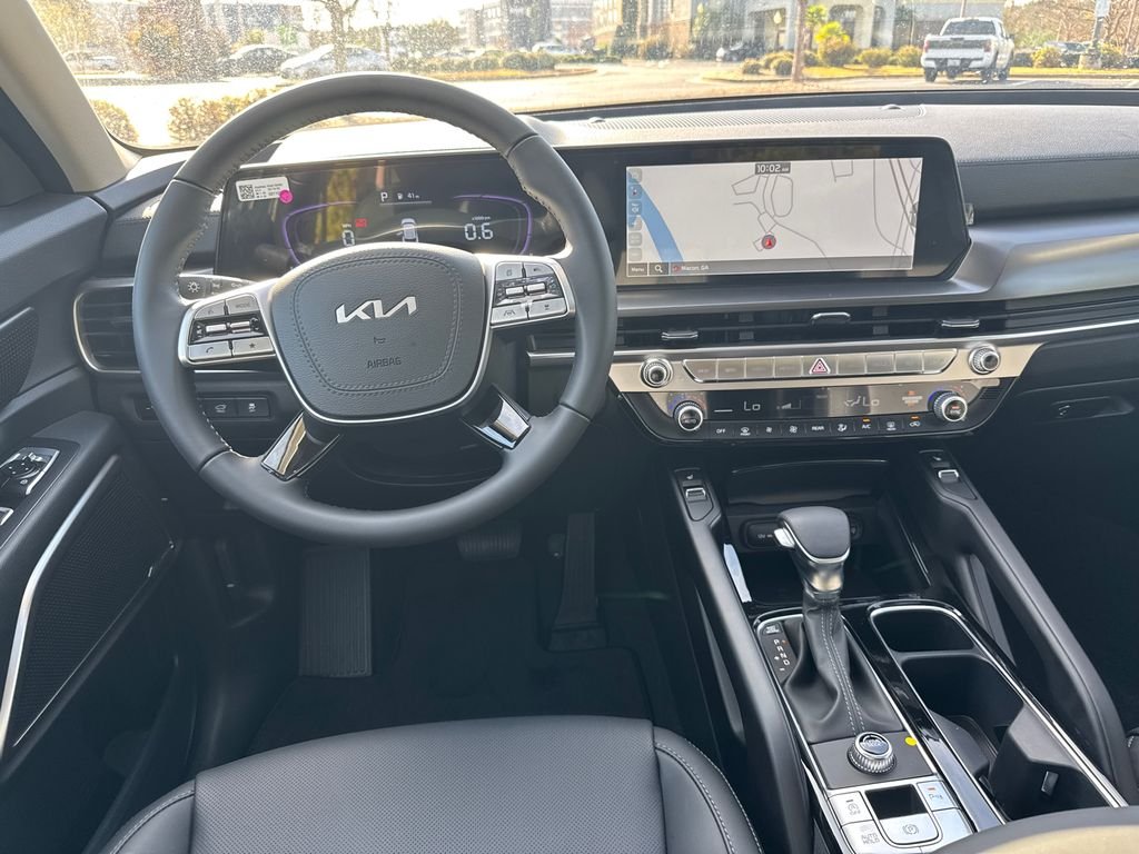 Used 2025 Black Kia S image 24