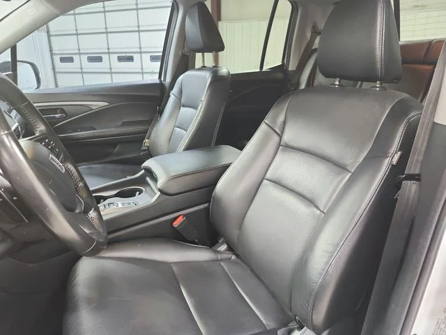 Used 2024  Honda RTL image 10