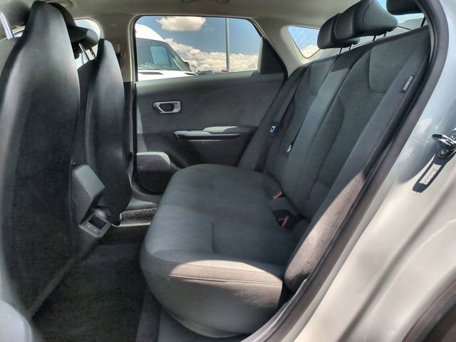 Used 2025 White Kia LXS image 28