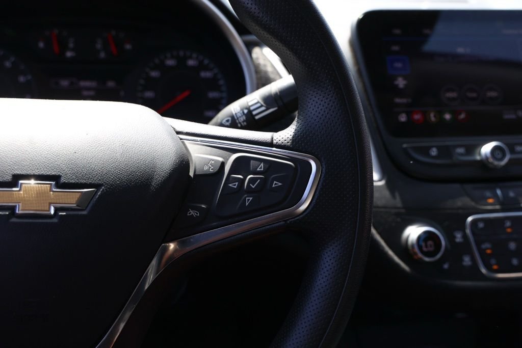 Used 2023 White Chevrolet LT image 27