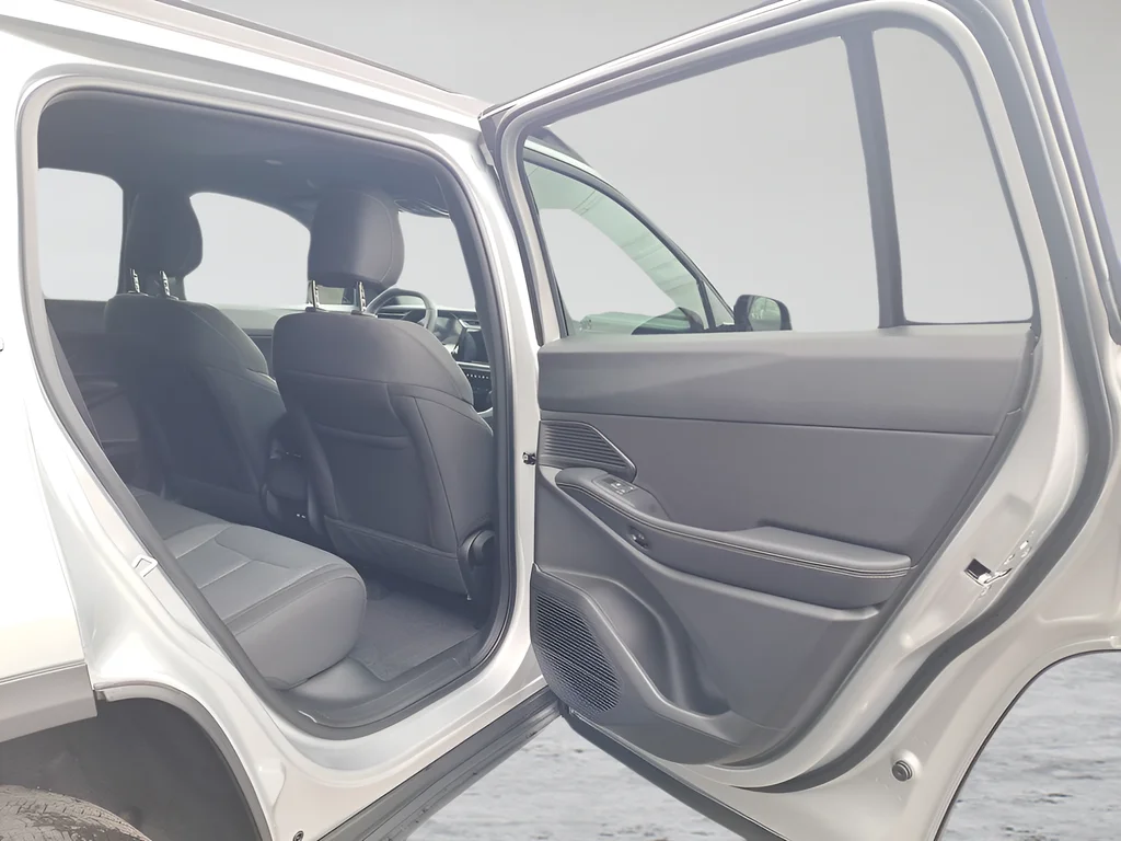 New 2026 Silver Zynith Clear-Coat Exterior Paint Jeep Laredo image 13