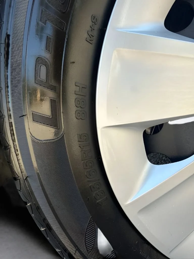Used 2020  Kia LX image 30