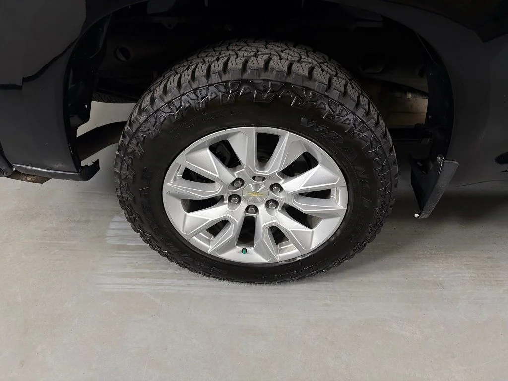 Used 2020 Black Chevrolet Custom image 13