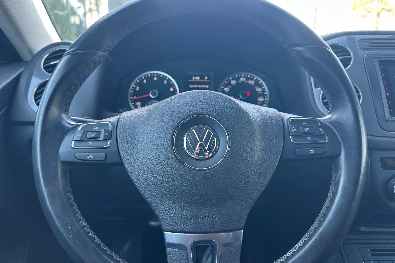 Used 2017 Pepper Gray Metallic Volkswagen S image 22