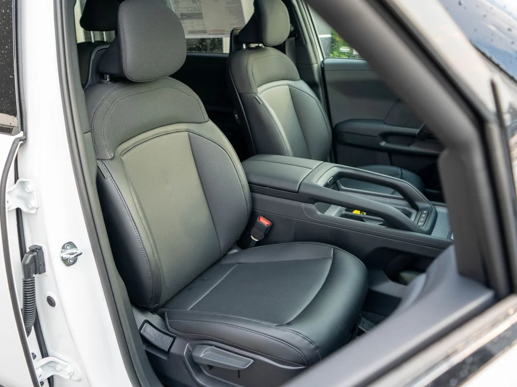 New 2027 Glacial White Pearl Kia S image 9