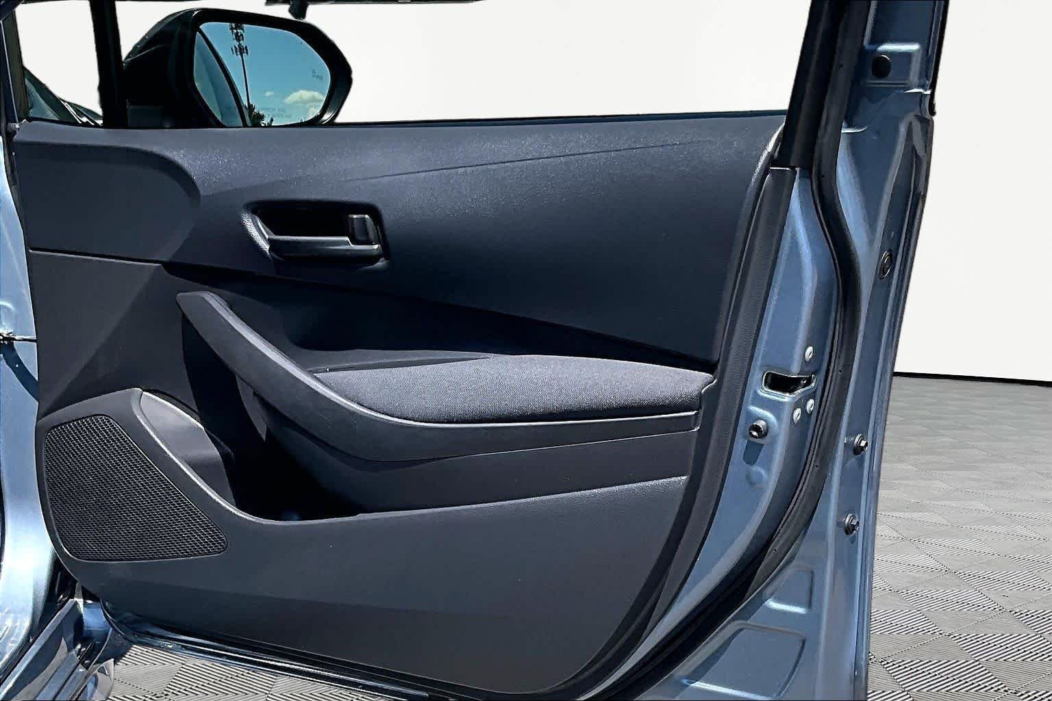 Used 2025 Celestite Toyota Hybrid LE image 22