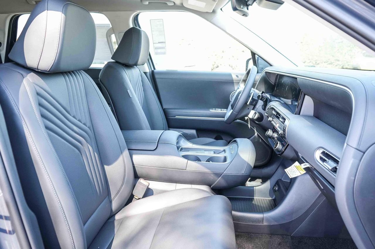 New 2026 Gray Hyundai SEL Premium image 17