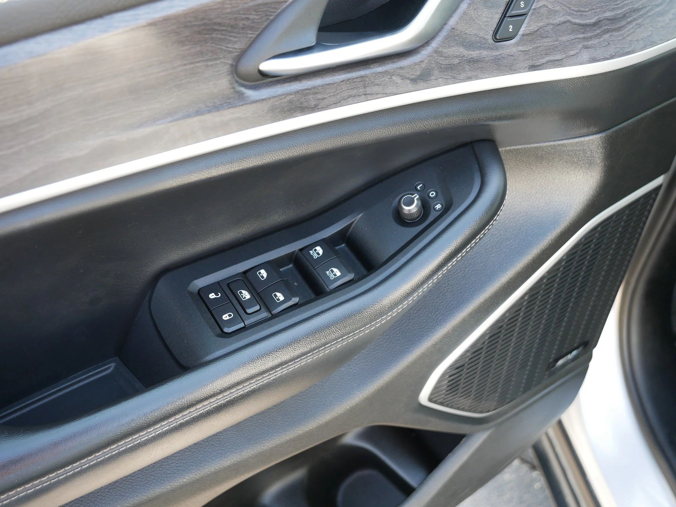 Used 2022 Silver Zynith Jeep Limited image 19