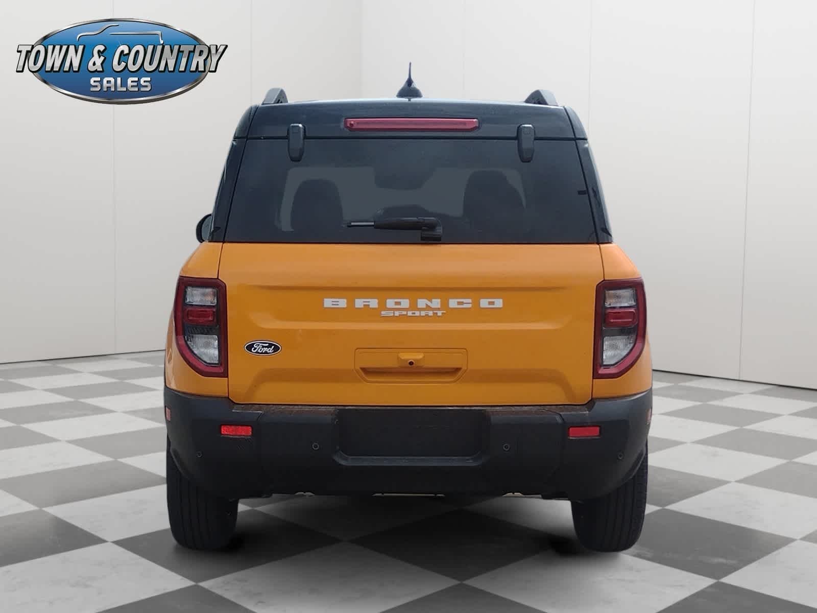 New 2026 Orange Fury Metallic Tri-Coat Ford Outer Banks image 6