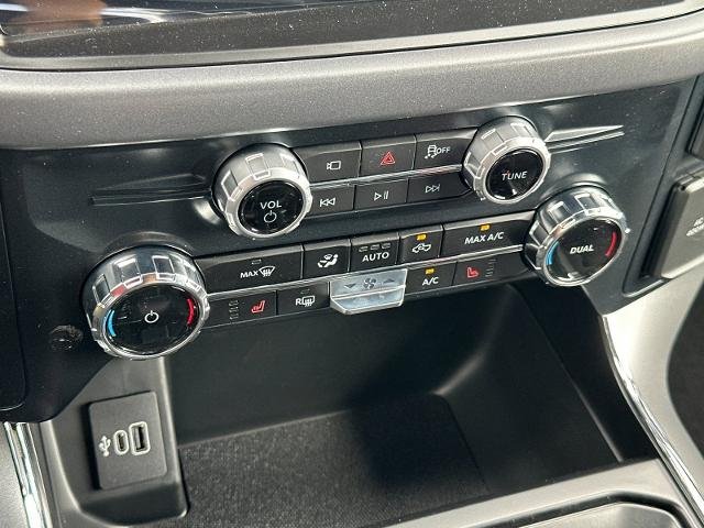 New 2026 Carbonized Gray Metallic Ford XLT image 46