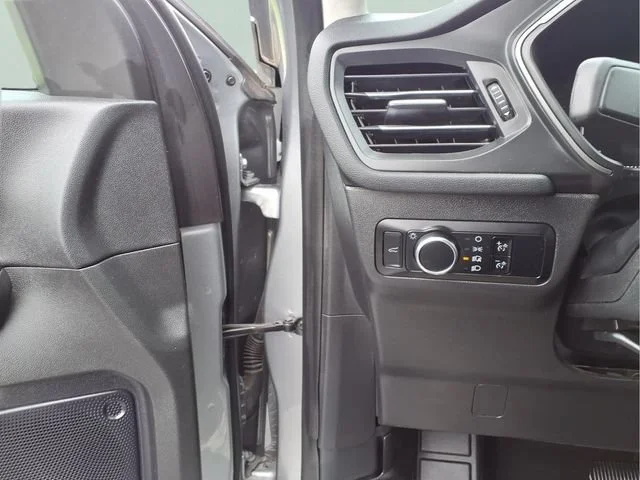 Used 2024  Ford Active image 13