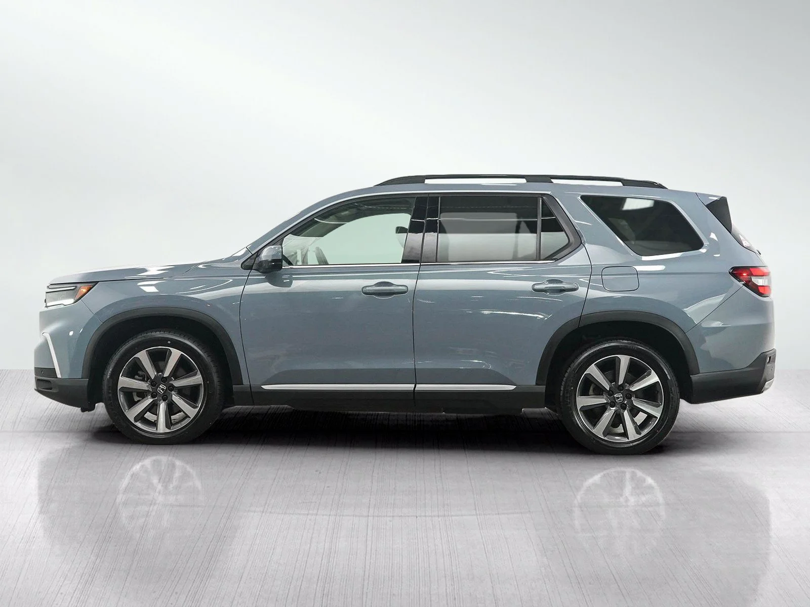 Used 2023 Gray Honda Touring AWD image 2