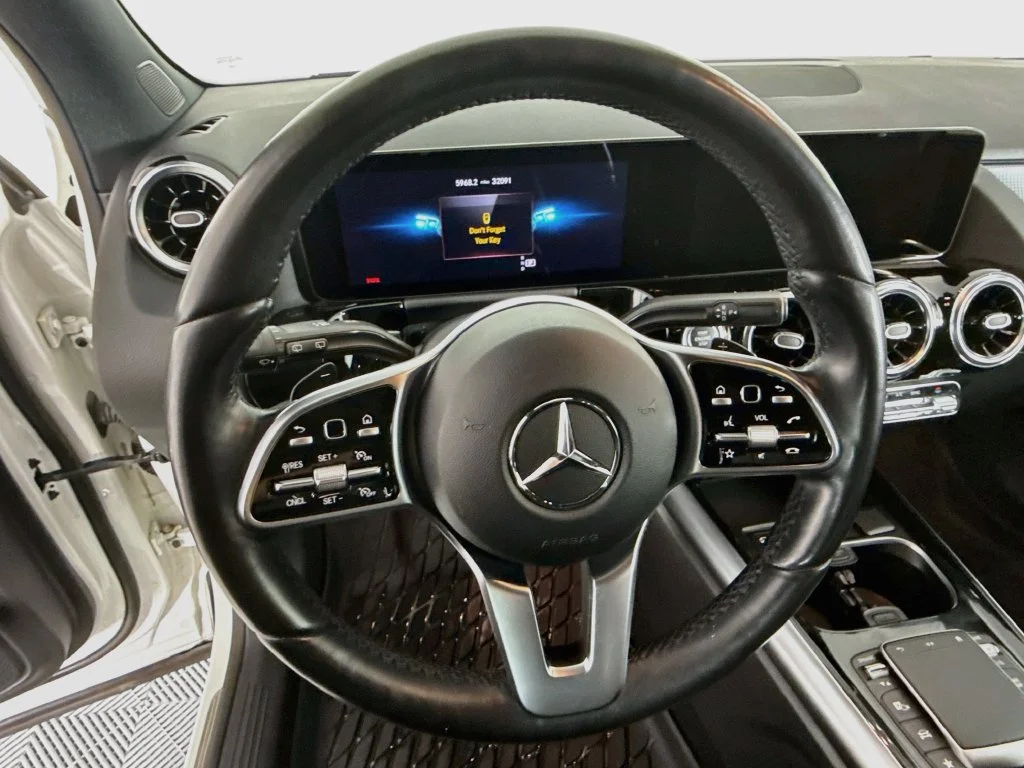 Used 2022 Polar White Mercedes-Benz GLA 250 image 12