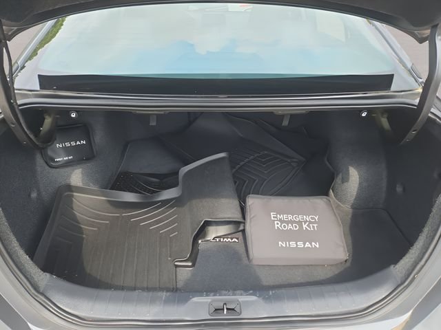 Certified Used 2022 Gray Nissan 2.5 SR image 30