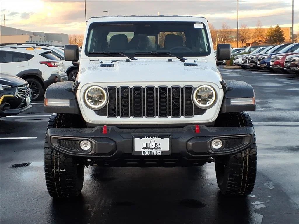 New 2026 Bright White Clear-Coat Exterior Paint Jeep Rubicon image 21