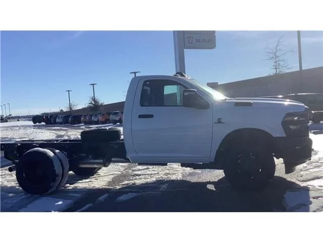New 2026 Bright White Clear-Coat  Paint Ram TRADESMAN  REGULAR  4X2 60