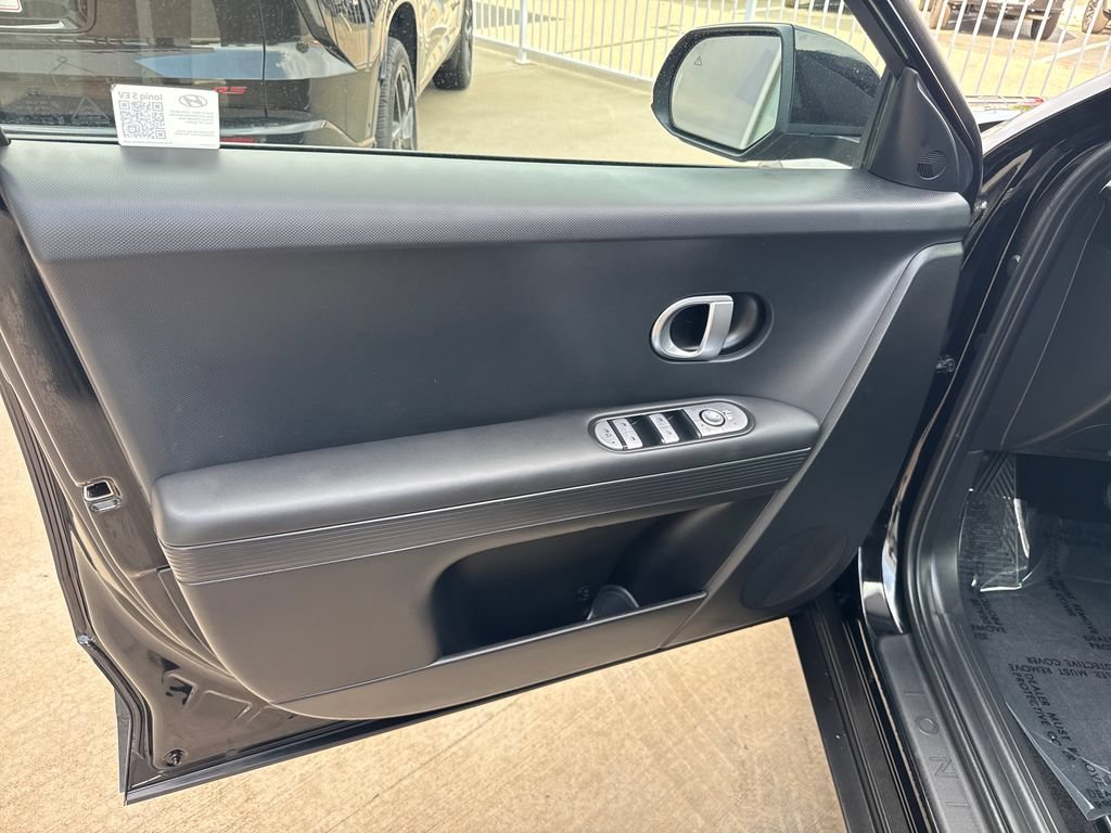 Used 2024 Abyss Black Hyundai SEL image 10