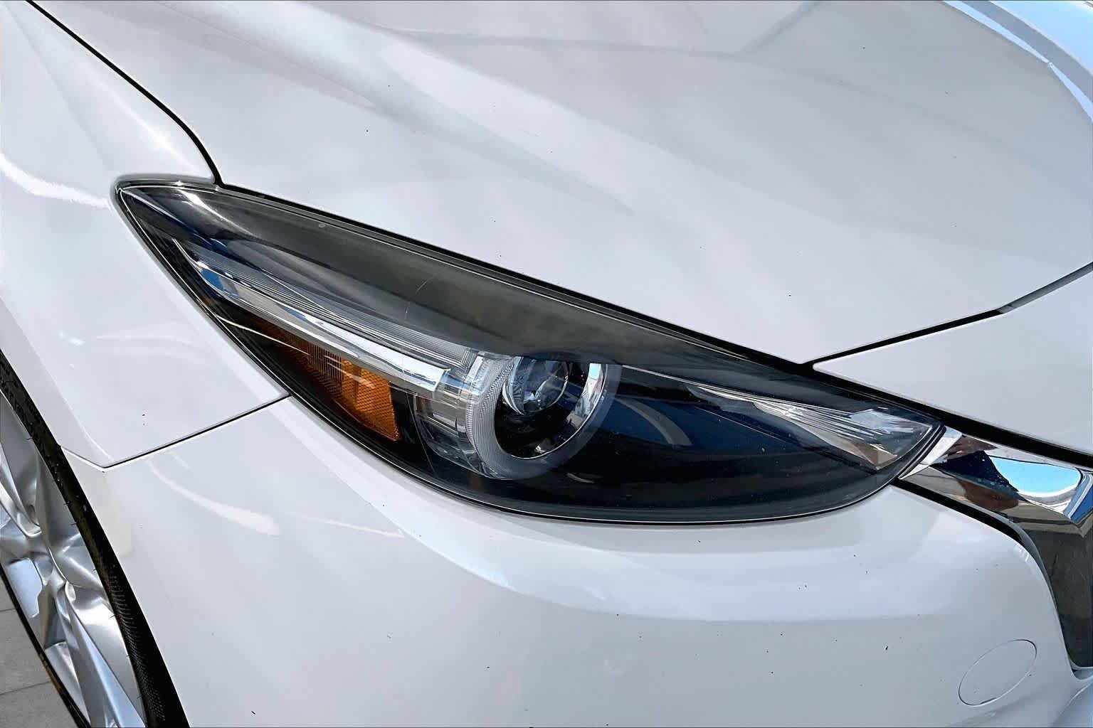 Used 2017 Snowflake White Pearl Mica Mazda Grand Touring image 28