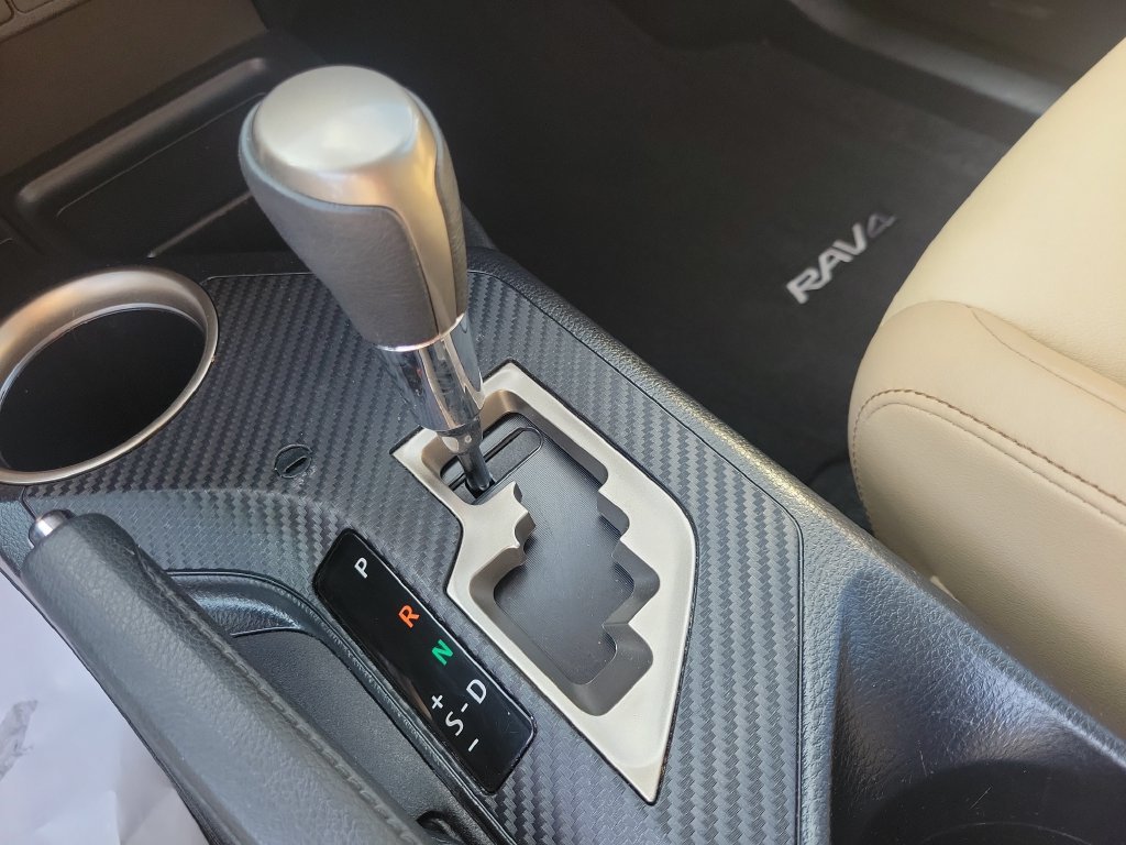 Used 2015 White Toyota Limited image 29