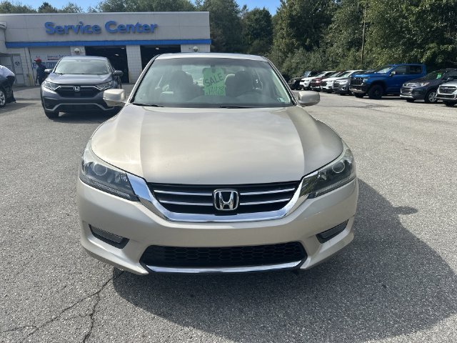 Used 2015 Champagne Frost Pearl Honda EX image 18
