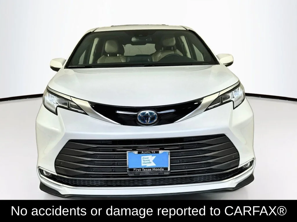 Used 2022 Wind Chill Pearl Toyota Limited image 2