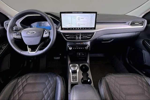 Used 2023 Silver Ford Platinum image 7
