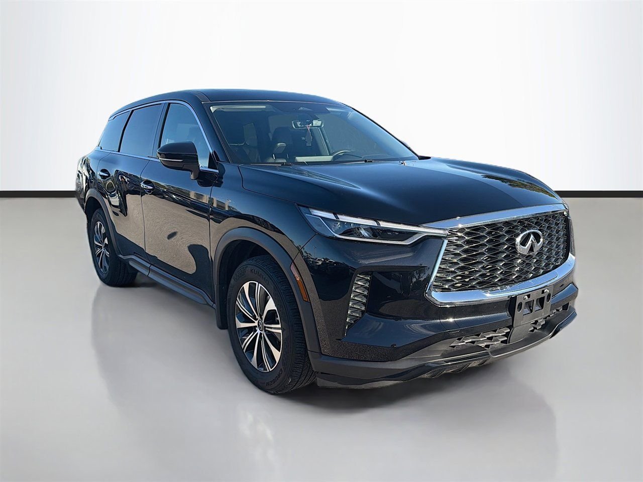 View vehicle photo 2