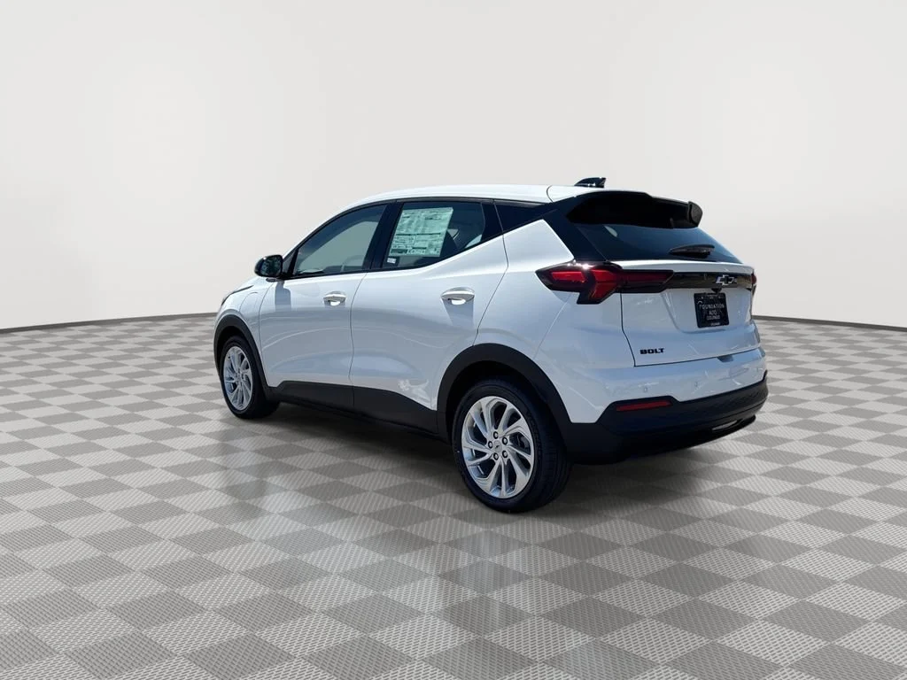 New 2027 Summit White Chevrolet LT image 6