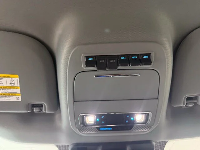 New 2026 Glacier Gray Metallic Tri-Coat Ford F-450® LARIAT® image 34