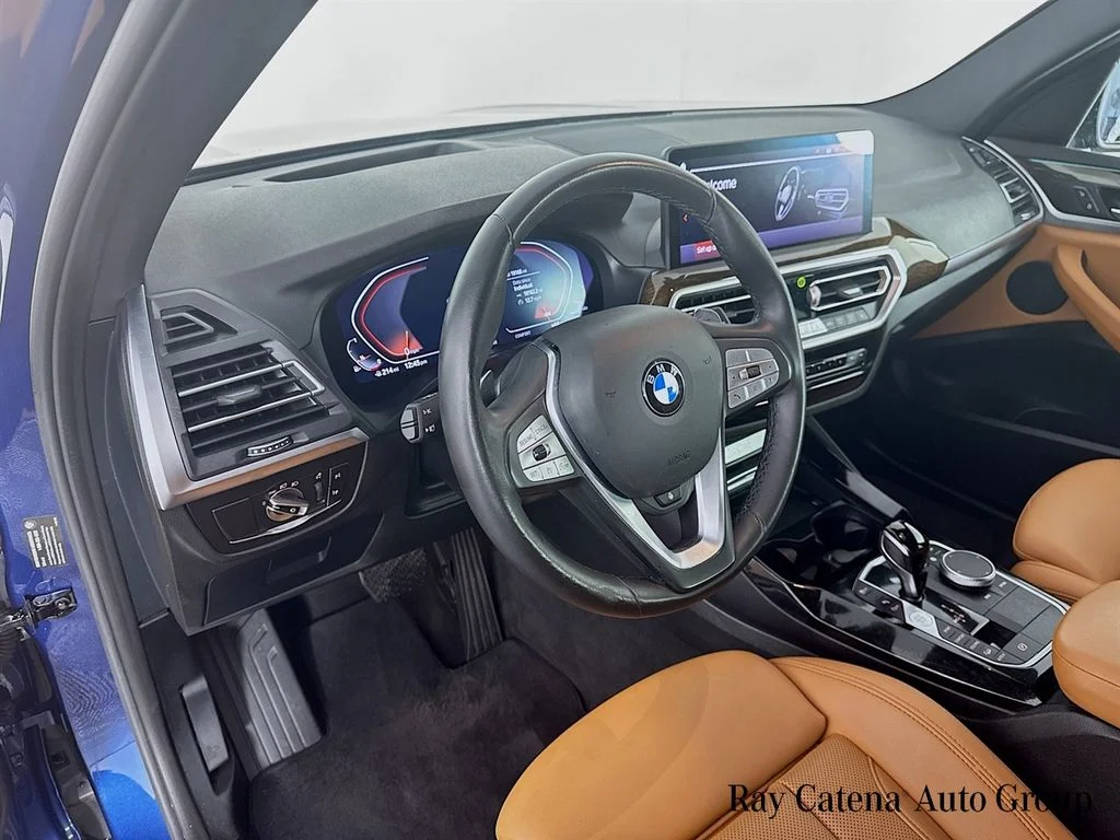 Used 2024 Blue BMW xDrive30i image 9